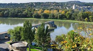 Villeneuve Les Avignon vue du pont d'Avignon